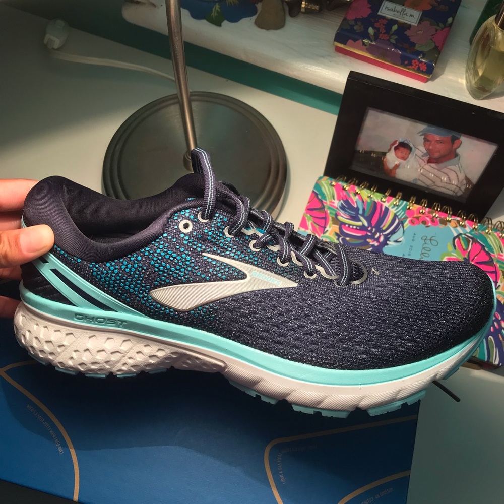 BROOKS GHOST 11 RUNNING SHOES